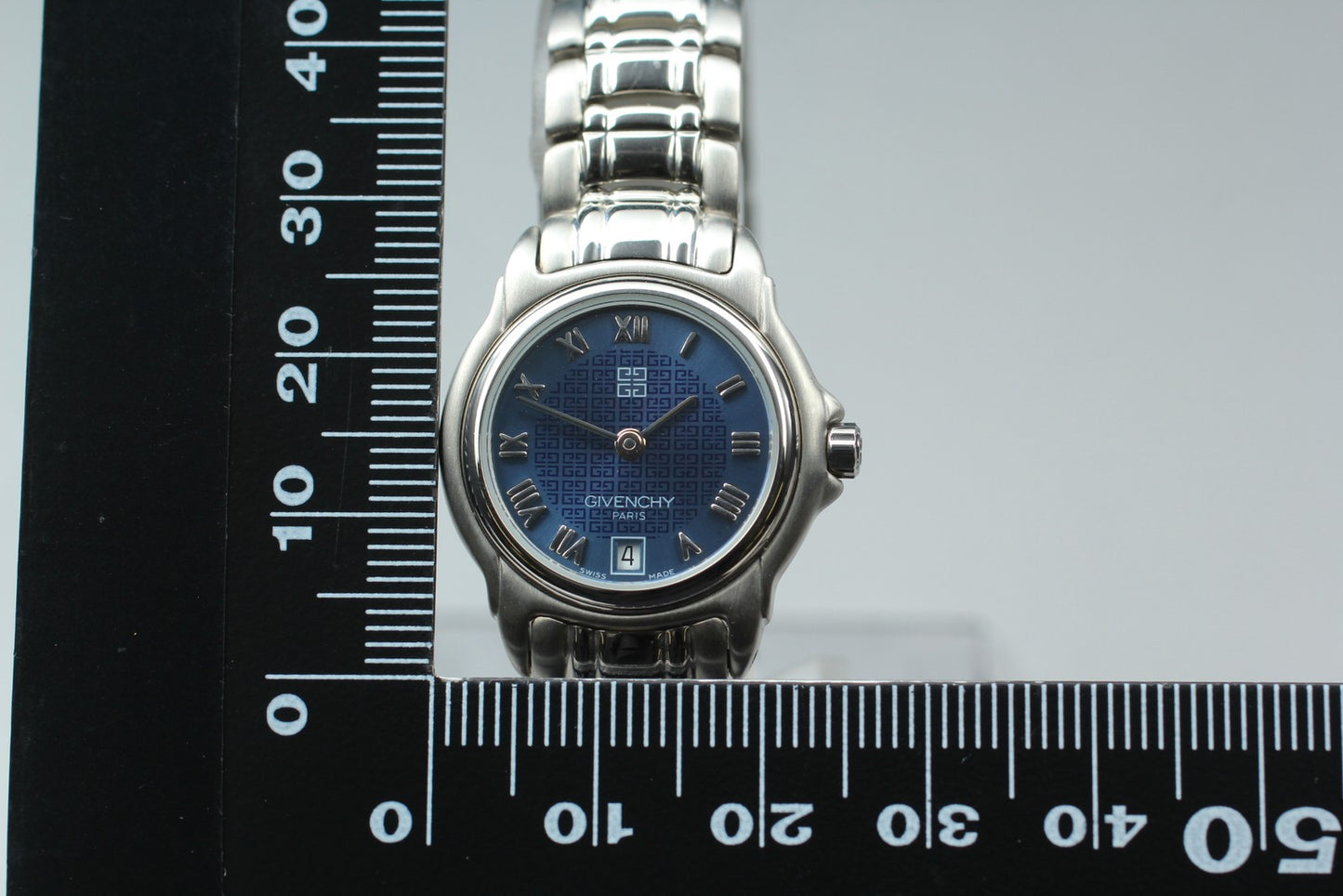 New Batt. [MINT] Givenchy Blue Roman Dial Silver Date Quartz Ladies Watch Japan