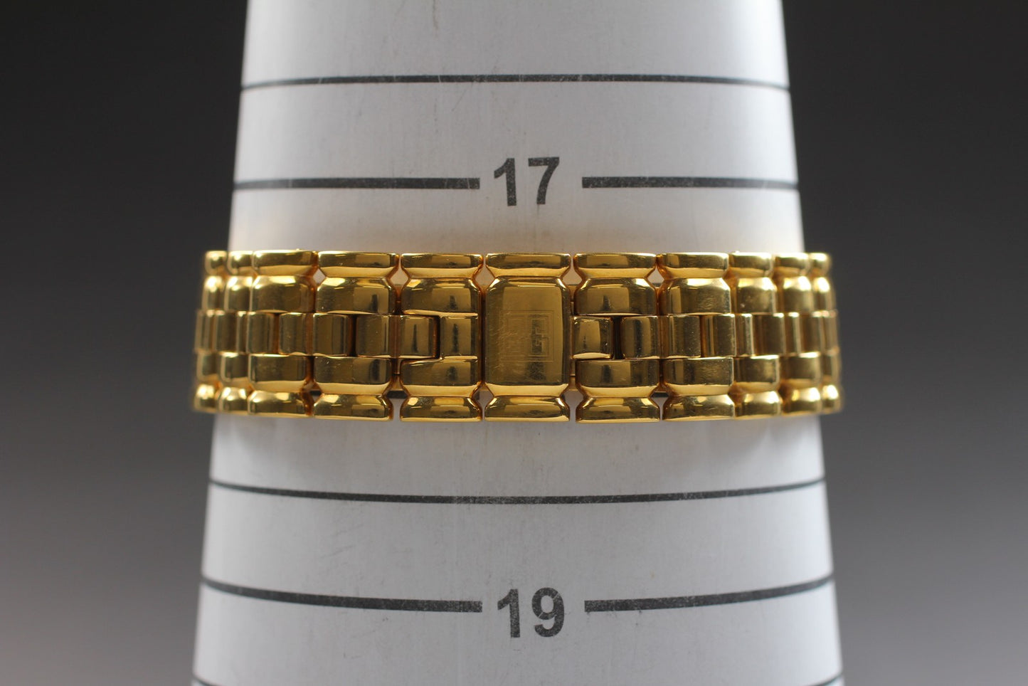 Vtg.[N MINT] GIVENCHY REG 1558962 Tank Gold Bracelet Quartz Ladies Watch JAPAN