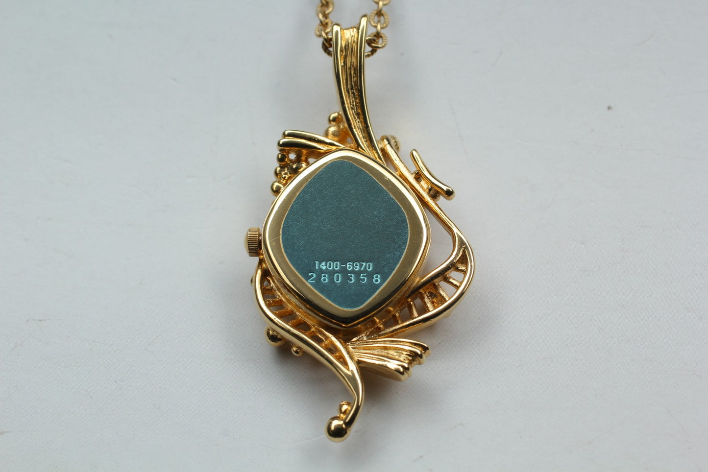 Vintage 1982 [N MINT / New Batt] SEIKO 1400-6970 Gold Qz Necklace Ladies JAPAN