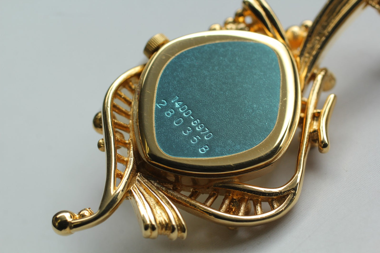 Vintage 1982 [N MINT / New Batt] SEIKO 1400-6970 Gold Qz Necklace Ladies JAPAN