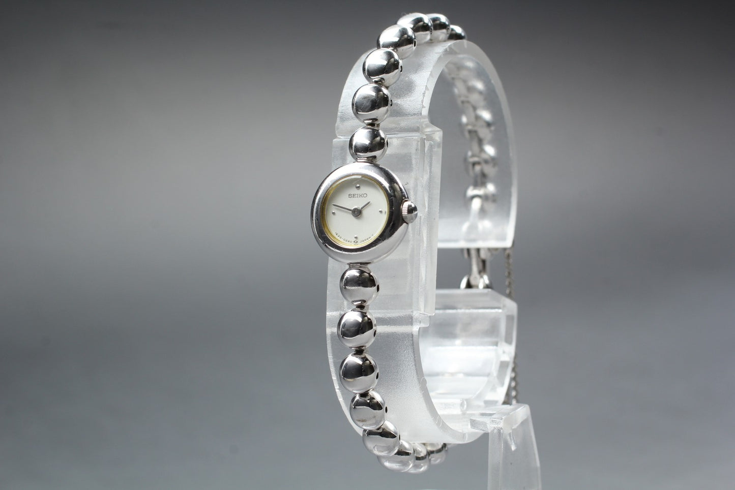 Vtg.1984 / N MINT   SEIKO Tisse 1E20-0070 15mm Silver Quartz Woman's Watch JAPAN