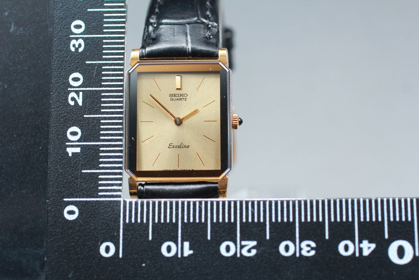 Vtg.1984 [N MINT] SEIKO Exceline 1220-5090 Tank Quartz Ladies Watch From JAPAN