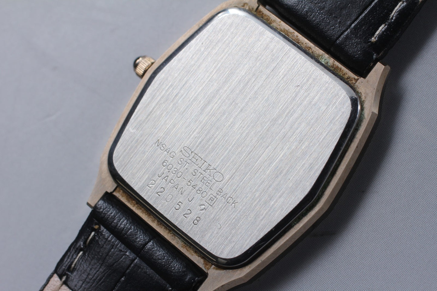 Vtg.1982[N MINT] SEIKO Dolce 6030-5480 29mm Black Gold Quartz Men's Watch JAPAN