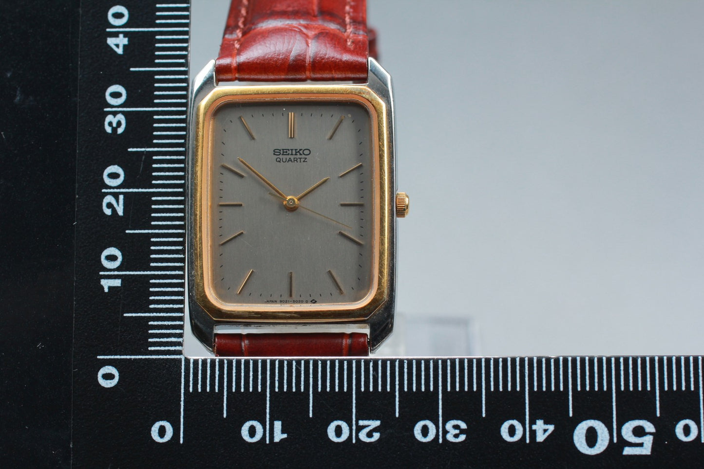 Vtg.1983 [N MINT] SEIKO Chariot 9021-5010 Tank 25mm Quartz Men's Watch JAPAN