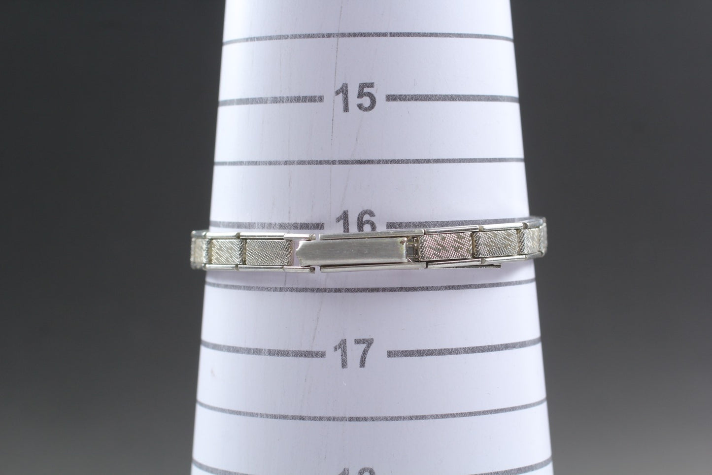 Vtg.1989[N MINT] SEIKO 1400-0500 Silver 19mm Bracelet Quartz Ladies Watch JAPAN