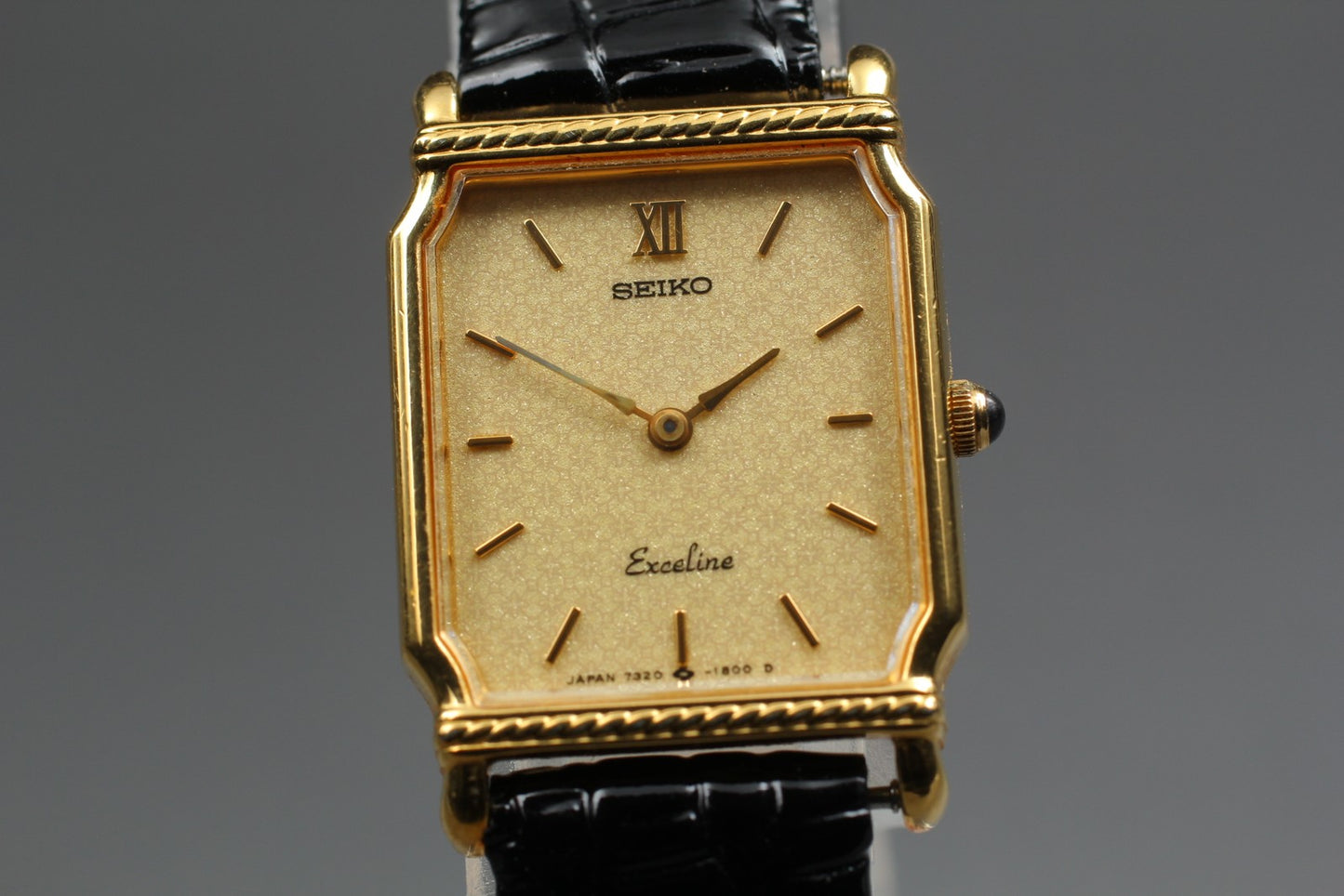 Vtg.1988 [N MINT] SEIKO Exceline 7320-6490 Tank Gold Quartz Ladies Watch JAPAN