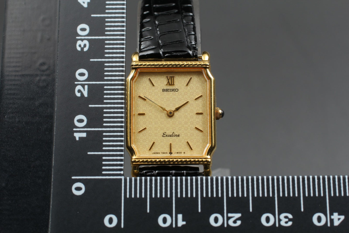 Vtg.1988 [N MINT] SEIKO Exceline 7320-6490 Tank Gold Quartz Ladies Watch JAPAN