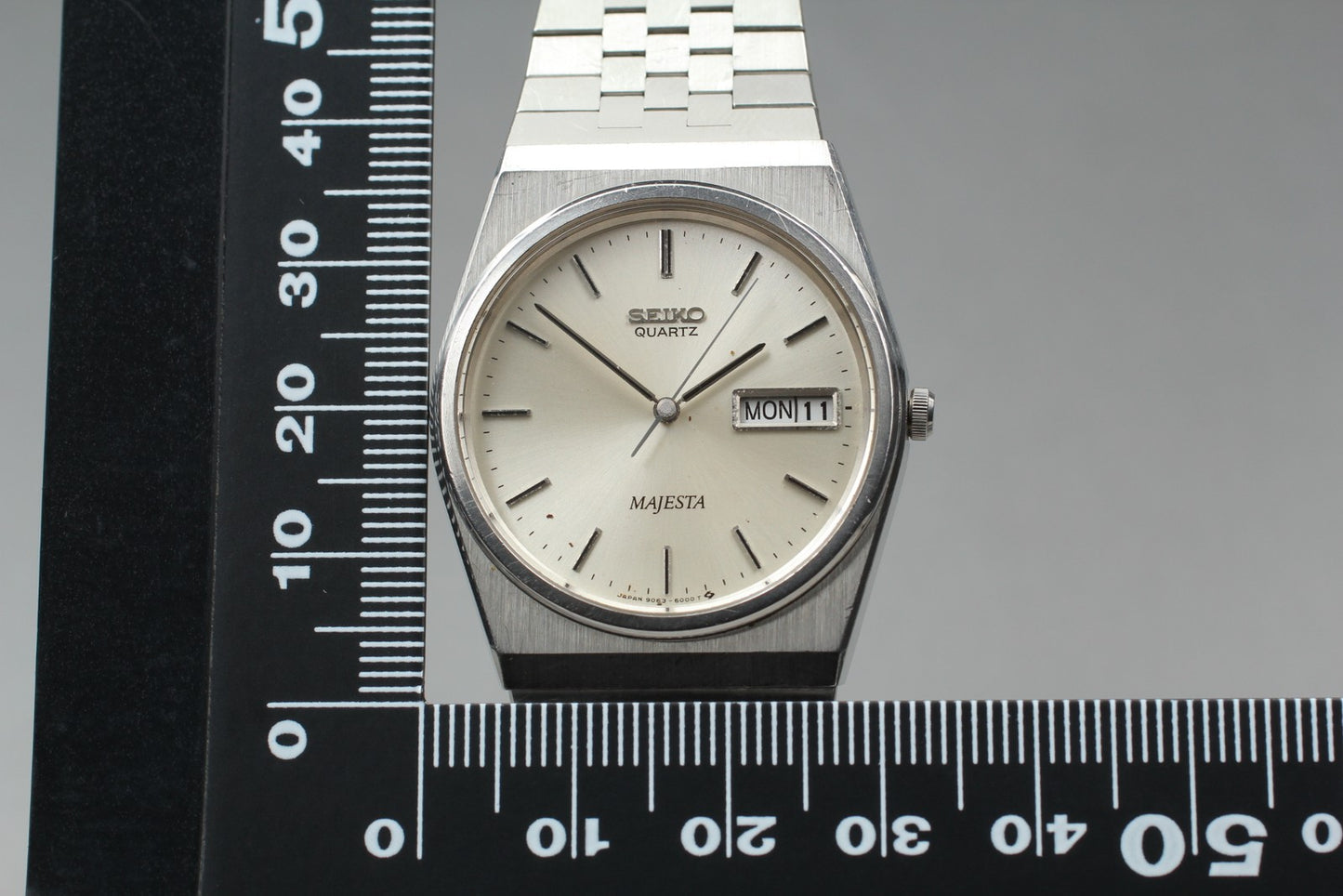 Vyg.1983 [N MINT] SEIKO MAJESTA 9063-6000 Day/Date 31mm Quartz Men's Watch JAPAN
