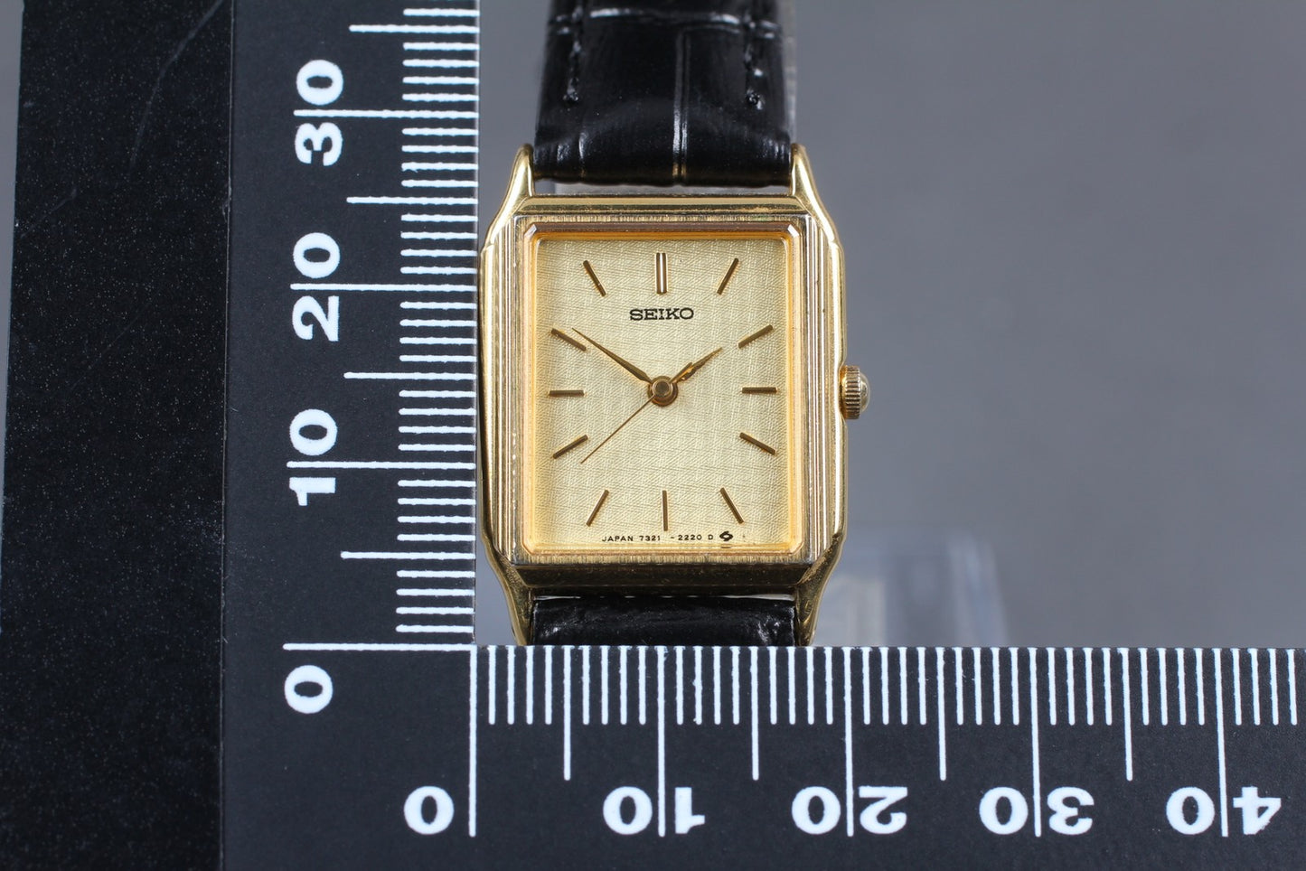 Vtg.1988 [N MINT] SEIKO Socie 7321-6280 Tank 20mm Gold Quartz Ladies Watch JAPAN