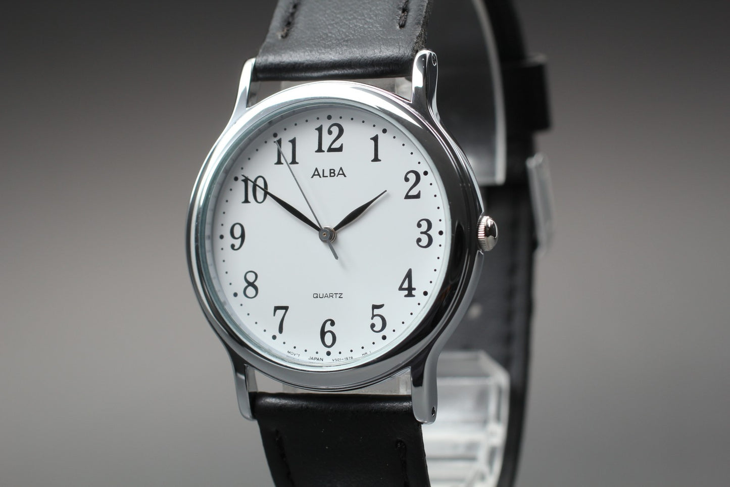Vtg.1997 [N MINT] SEIKO ALBA V501-6K80 Round 33mm Quartz Men's Watch From JAPAN
