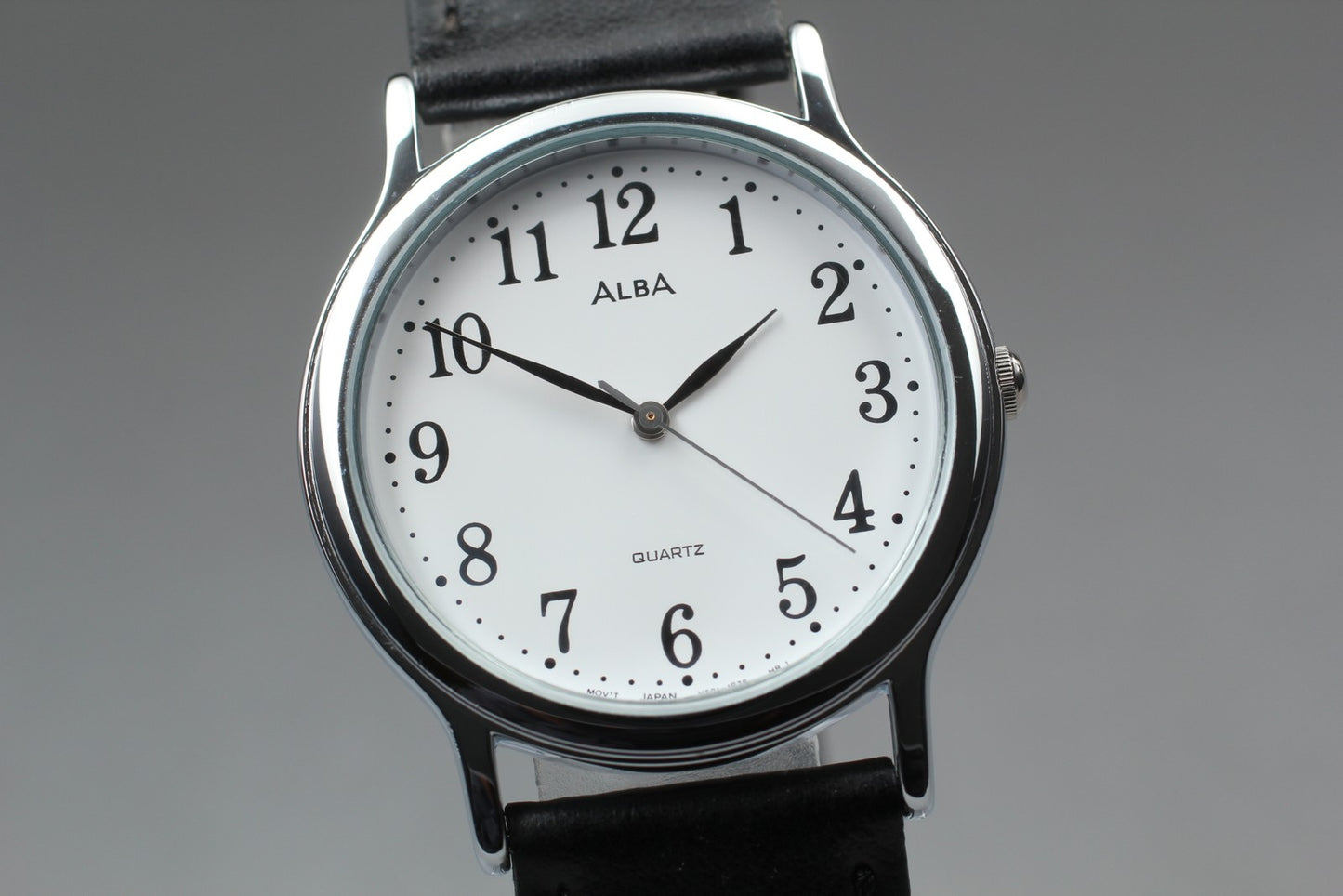 Vtg.1997 [N MINT] SEIKO ALBA V501-6K80 Round 33mm Quartz Men's Watch From JAPAN