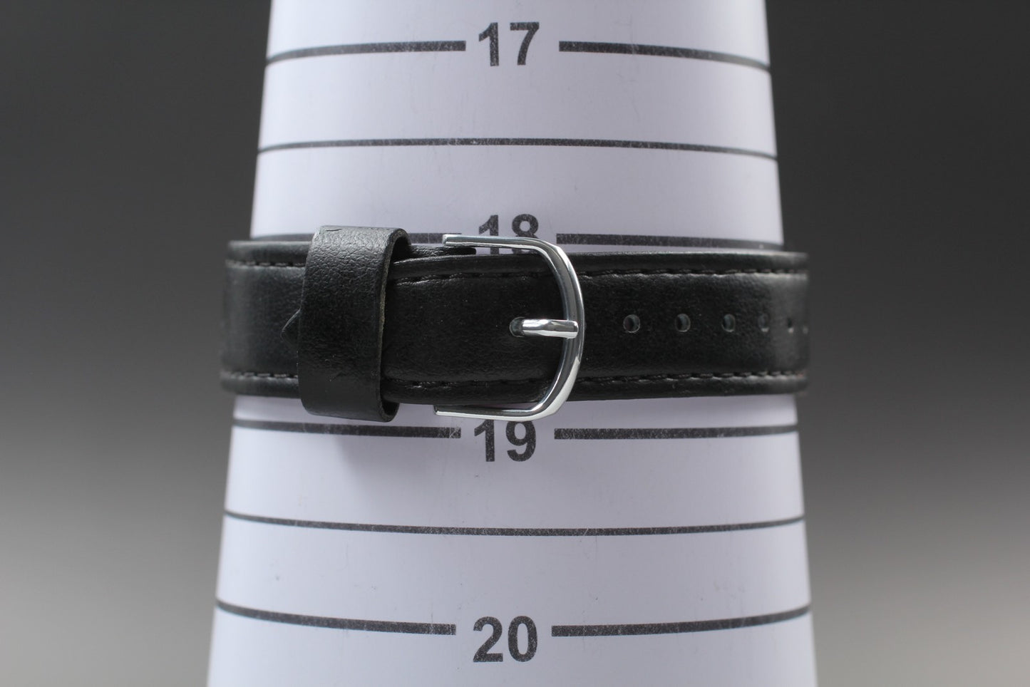 Vtg.1997 [N MINT] SEIKO ALBA V501-6K80 Round 33mm Quartz Men's Watch From JAPAN