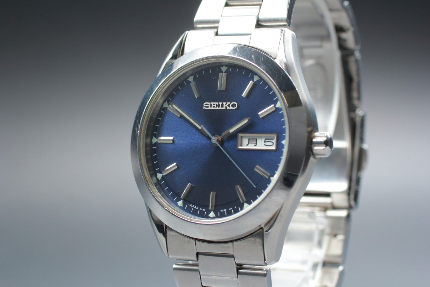 Vtg.1996 [N MINT] SEIKO 7N43-9080 Day/Date 37mm Blue Quartz Men's Watch JAPAN