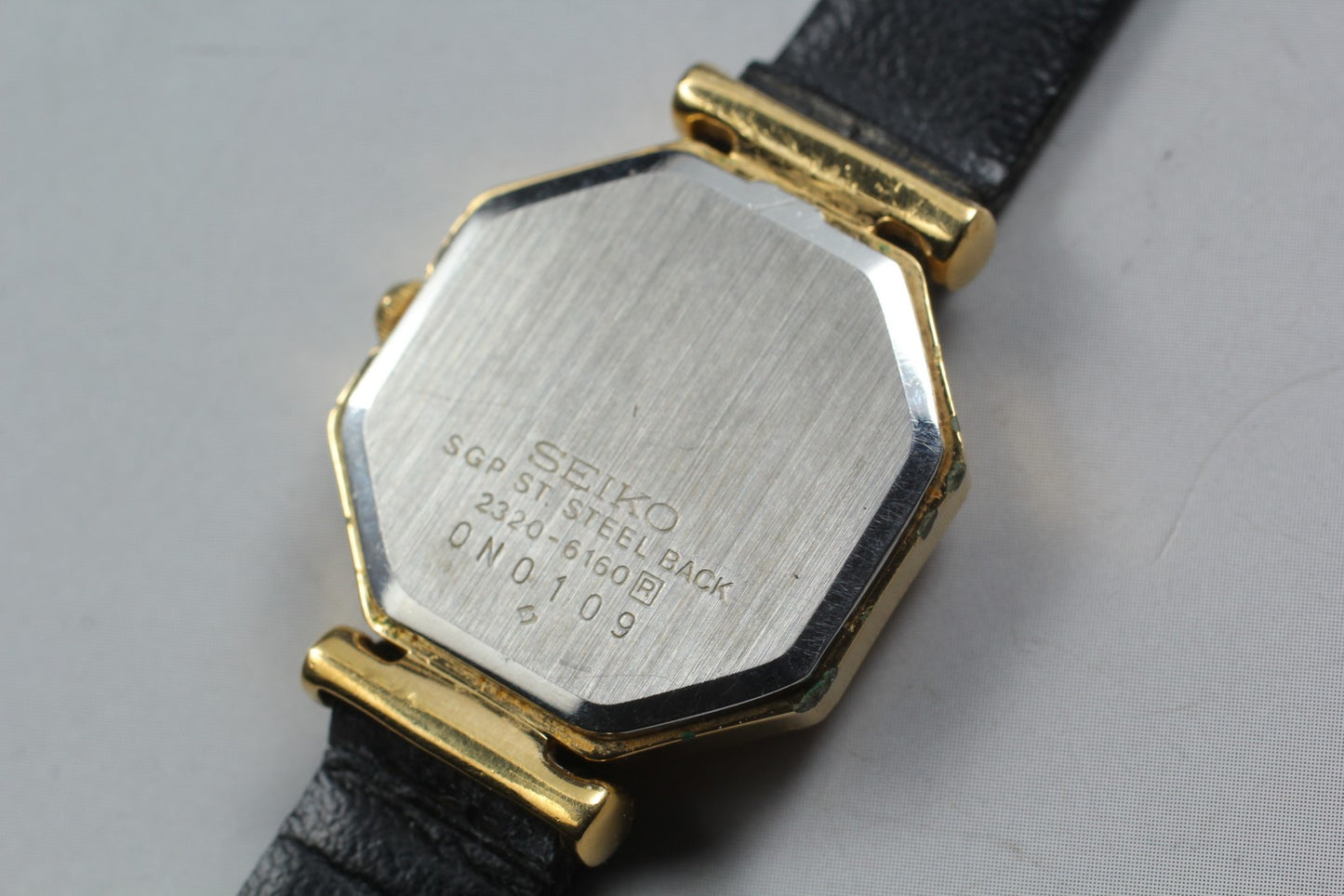 Vtg.1990 [N MINT] SEIKO 2320-6160 Octagon Roman Gold Quartz Men's Watch JAPAN