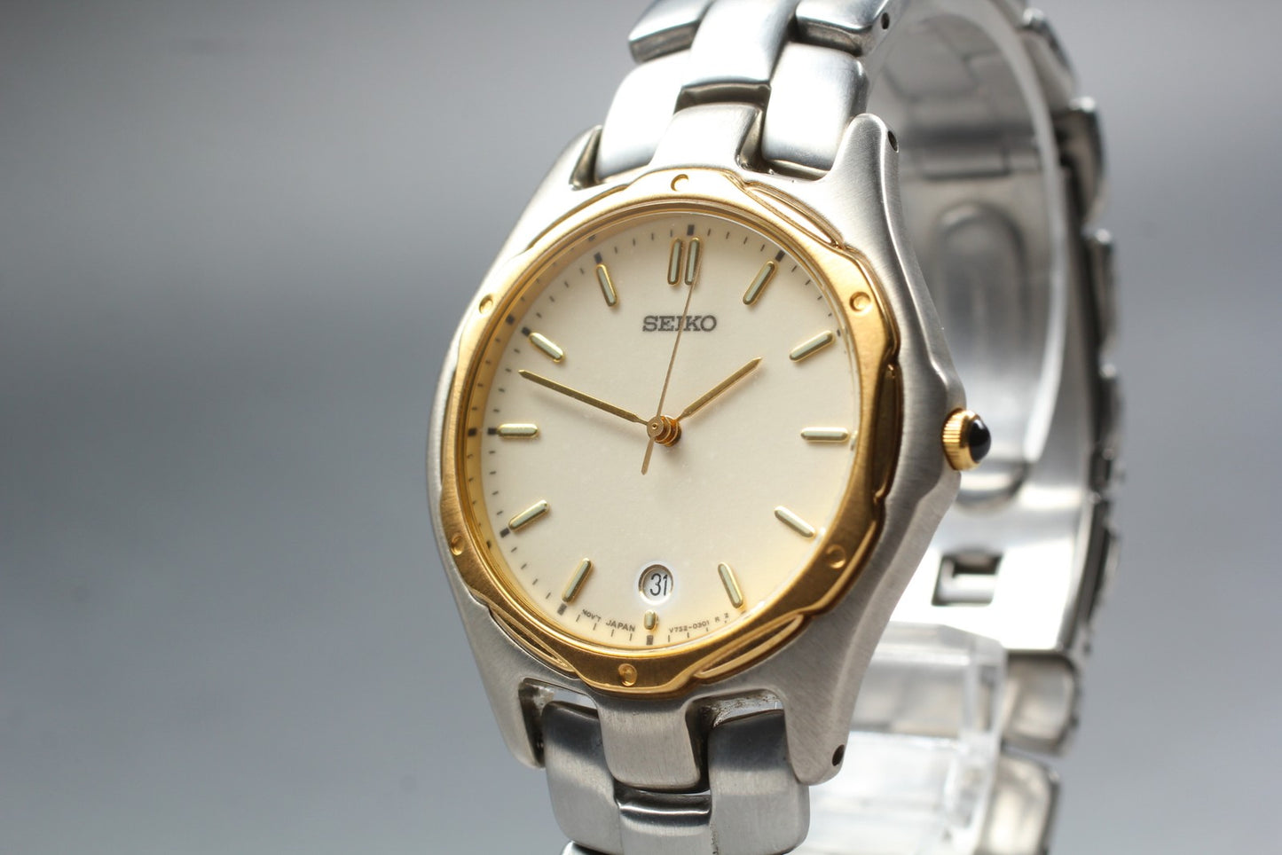 Vtg.1996 [N MINT] SEIKO V732-0170 Day/Date Round 37mm Quartz Men's Watch JAPAN