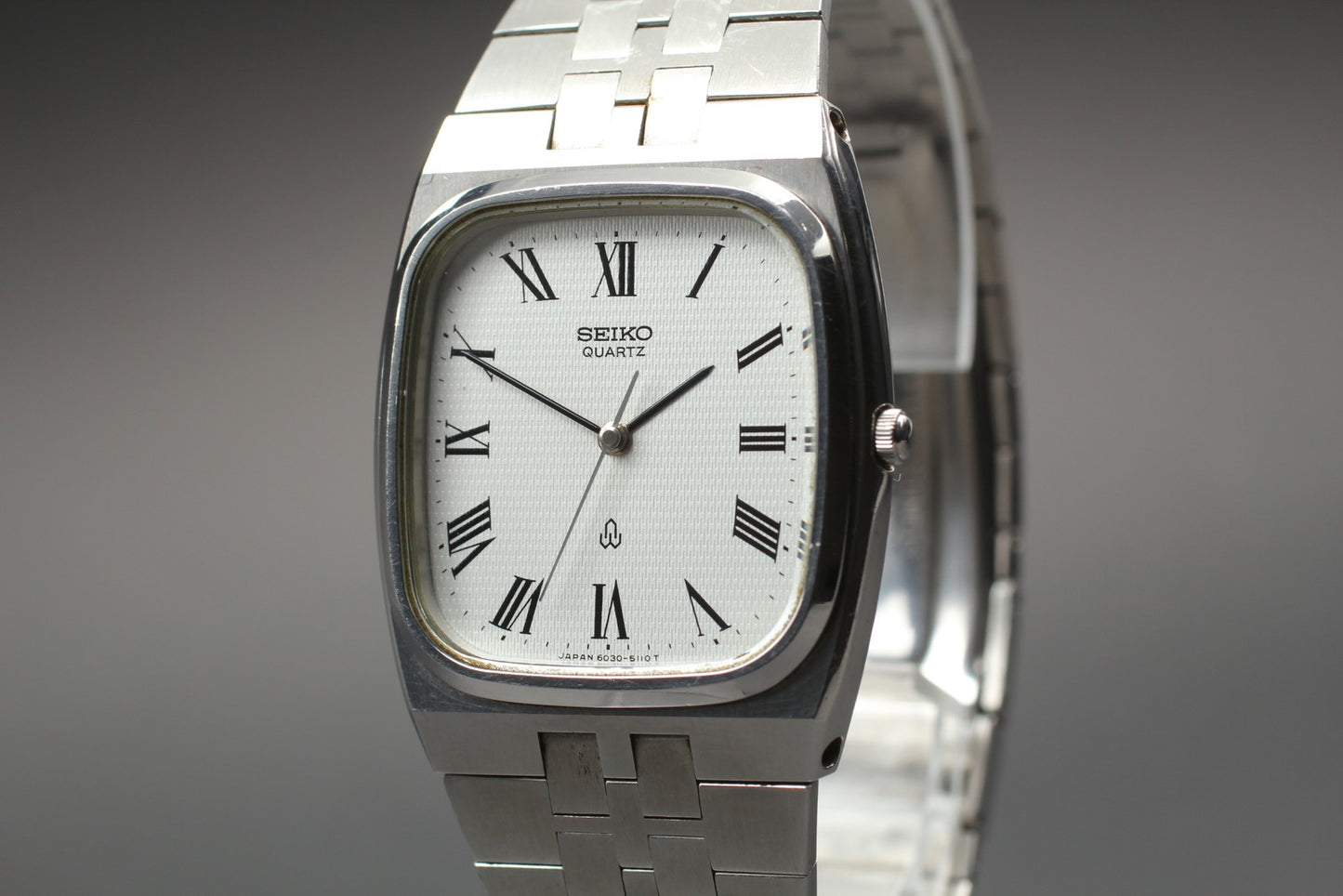 Vtg.1980[N MINT] SEIKO 6030-5090 Roman Tank 30mm Silver Quartz Men's Watch JAPAN
