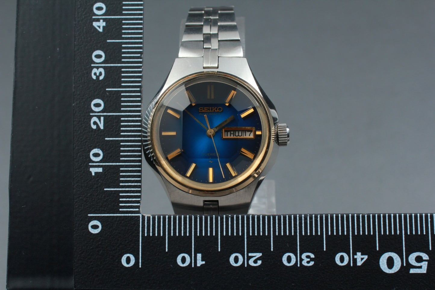 Vtg.1983 [N MINT] Seiko 2206-0320 Blue Cut-Glass Automatic Ladies Watch JAPAN
