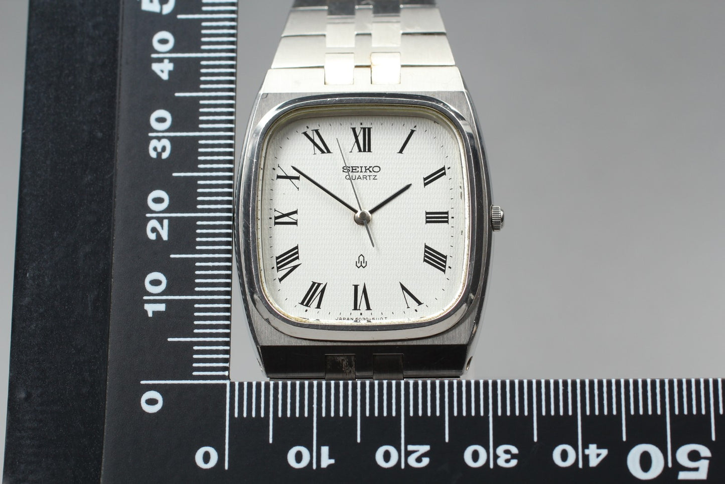 Vtg.1980[N MINT] SEIKO 6030-5090 Roman Tank 30mm Silver Quartz Men's Watch JAPAN