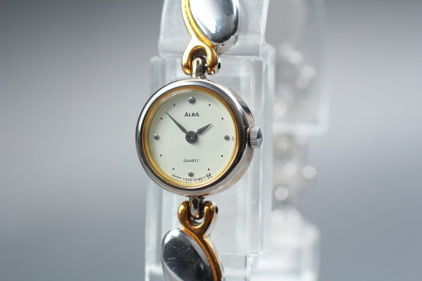 Vtg.1988 [N MINT] SEIKO ALBA Y520-0070 11mm Bracelet Quartz Ladies Watch JAPAN