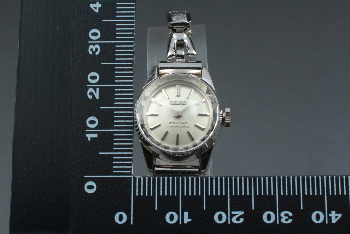1977 [N MINT] QUEEN SEIKO 1020-0010 Cut-Glass Bracelet Manual Ladies Watch JAPAN