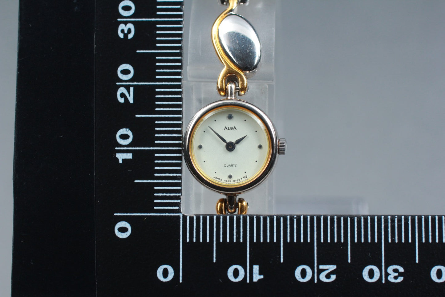 Vtg.1988 [N MINT] SEIKO ALBA Y520-0070 11mm Bracelet Quartz Ladies Watch JAPAN