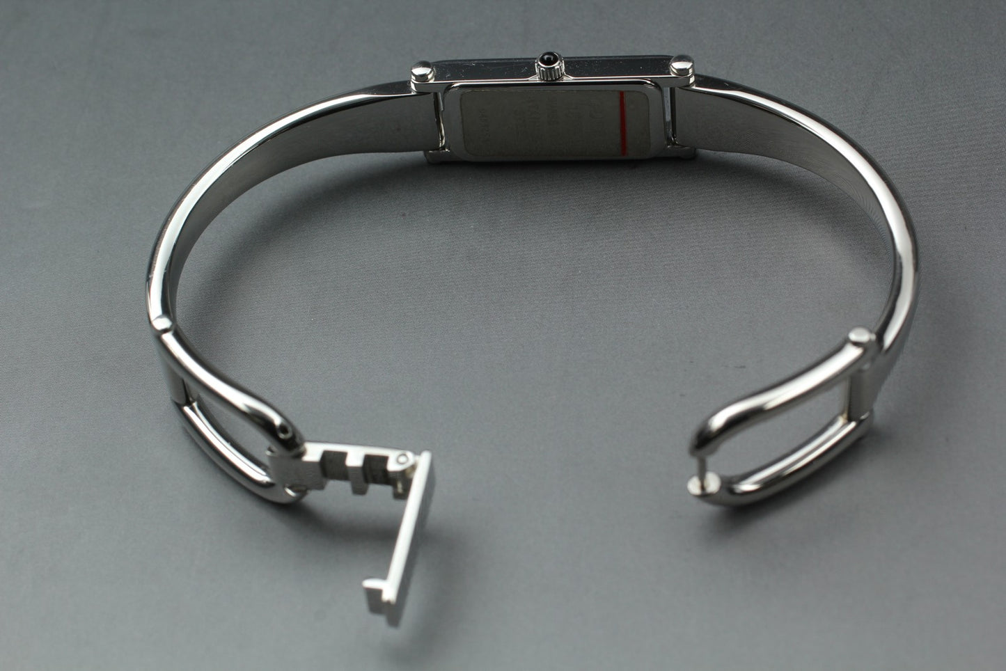 Vintage [N MINT / New Batt] GUCCI 1500L Silver Bangle Quartz Ladies Watch JAPAN