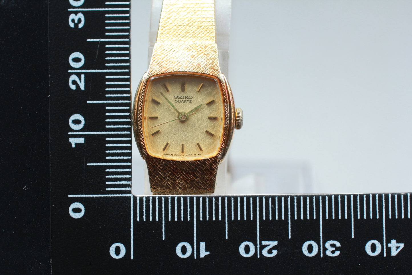 Vtg.1984 [N MINT] SEIKO 2021-5290 16mm Gold Bracelet Quartz Ladies Watch JAPAN
