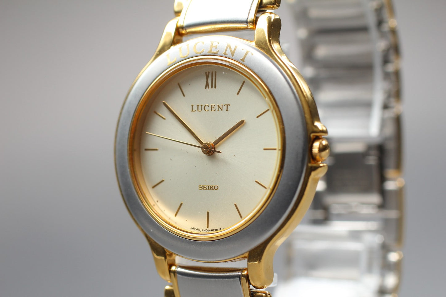 Vtg.1992 [N MINT] SEIKO Lucent 7N01-6160 30mm Two Tone Quartz Men's Watch JAPAN
