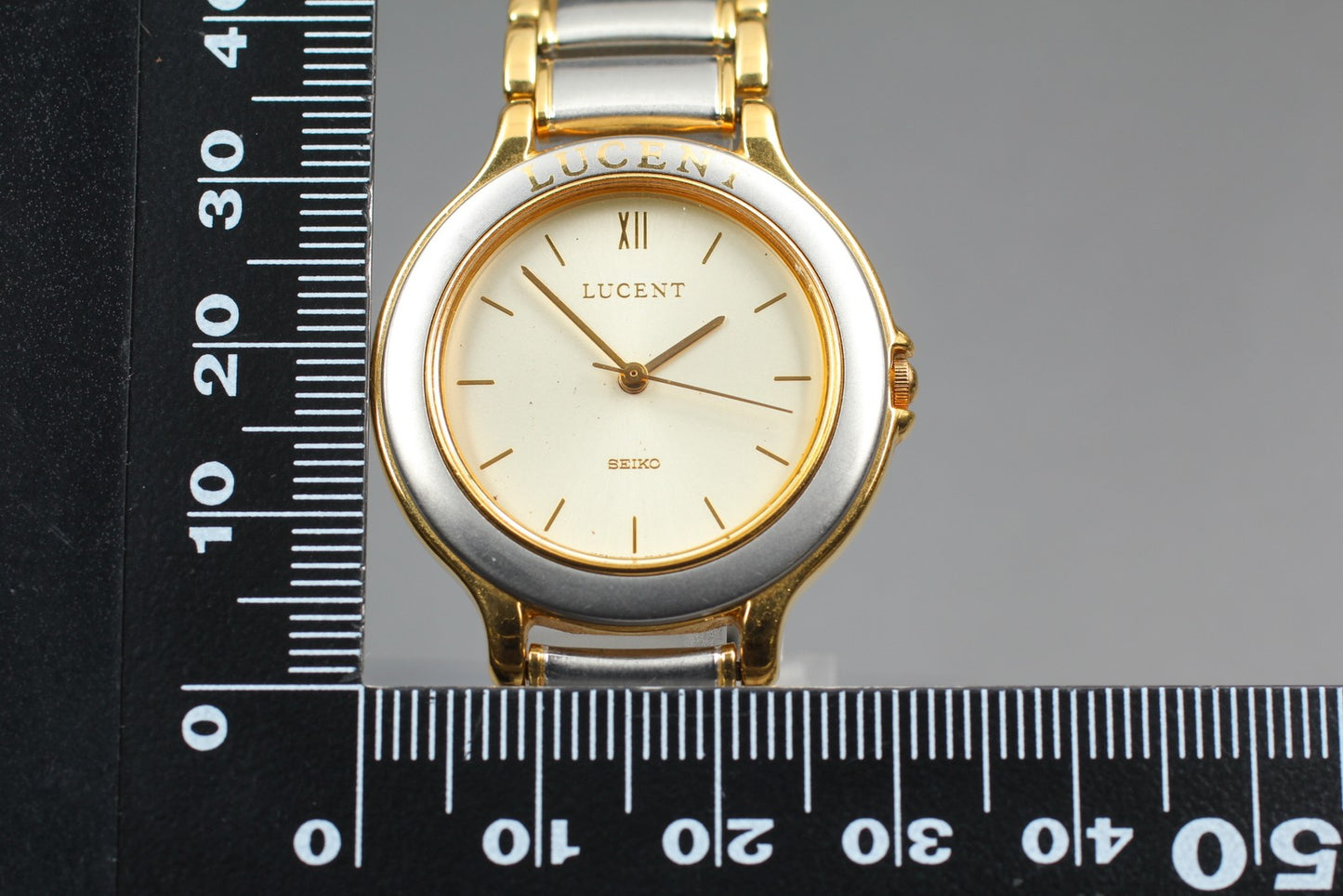 Vtg.1992 [N MINT] SEIKO Lucent 7N01-6160 30mm Two Tone Quartz Men's Watch JAPAN