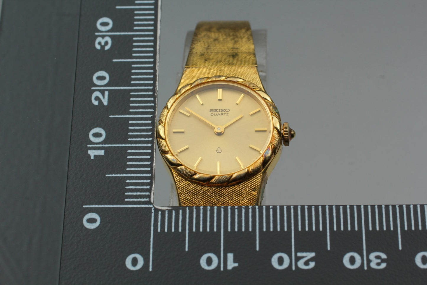 Vtg.1989 [N MINT] Seiko 1400-0110 18.5mm Gold Bracelet Quartz Ladies Watch JAPAN