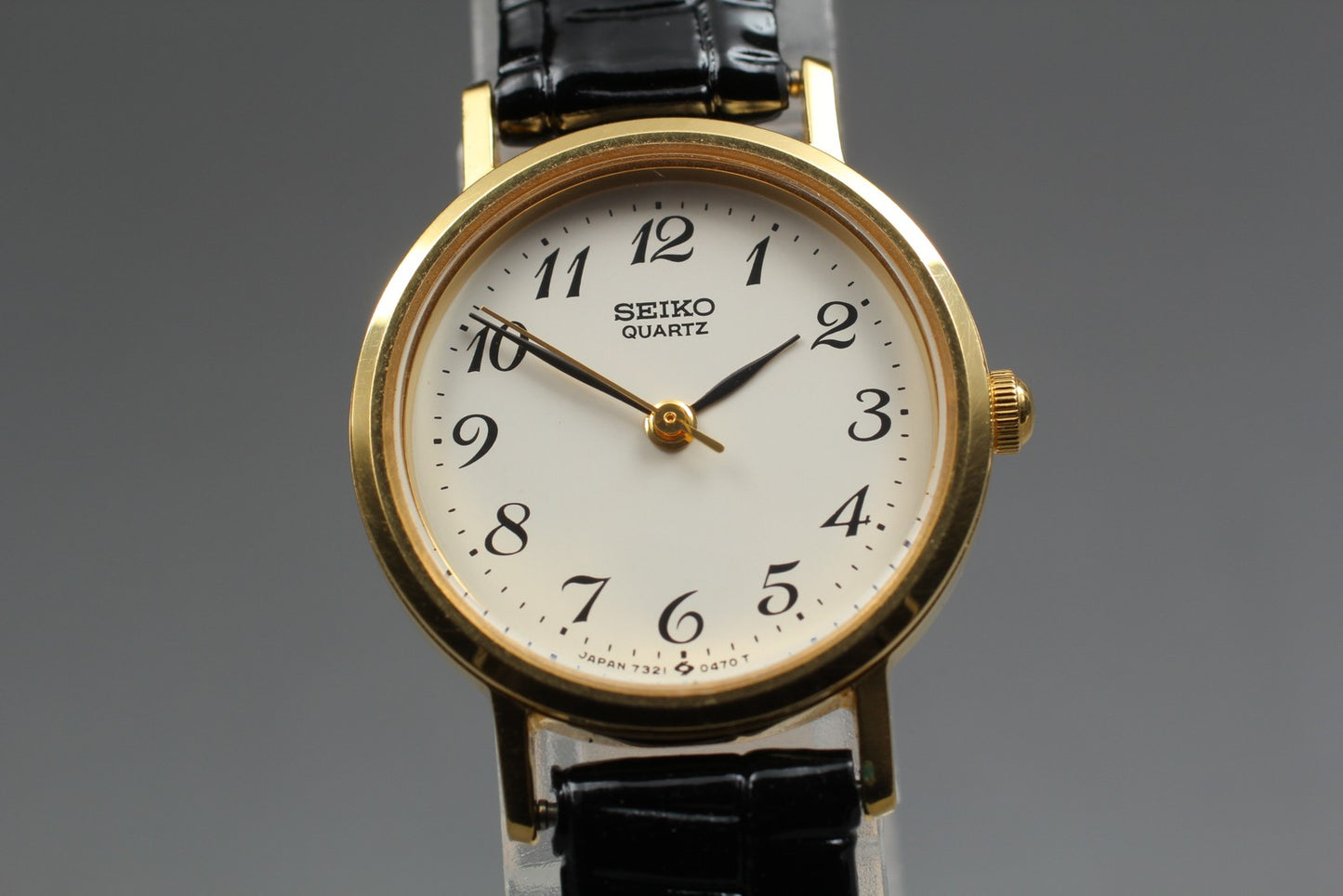 Vtg.1983 [N MINT] SEIKO 7321-0100 Gold Round 22mm Quartz Ladies Watch From JAPAN