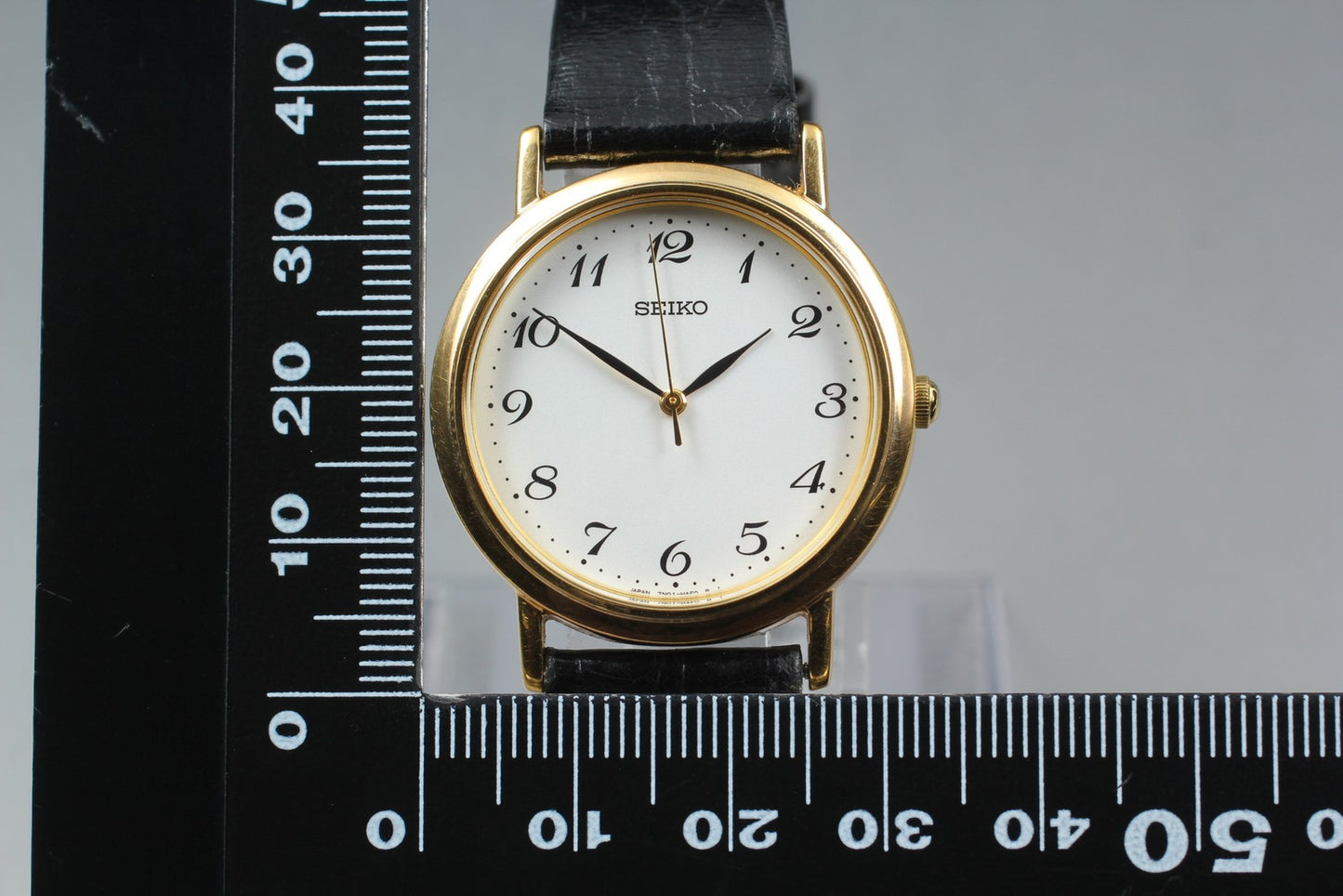 Vtg.1999 [N MINT] SEIKO 7N01-HZA0 Round 32mm Gold Quartz Men's Watch From JAPAN