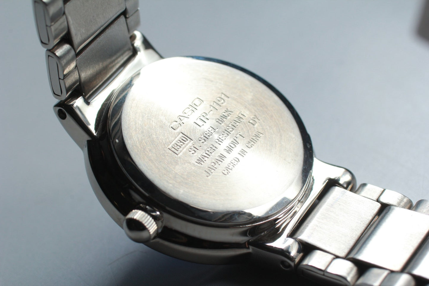 Vintage [Near MINT] CASIO LTP-1191 Round Quartz Ladies Watch From JAPAN