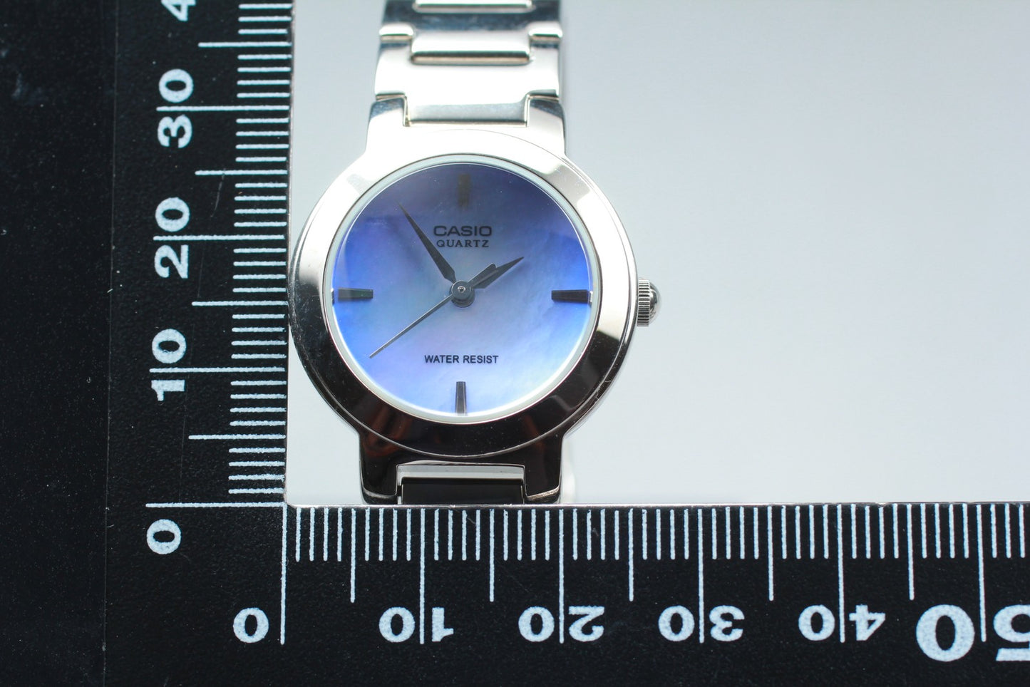 Vintage [Near MINT] CASIO LTP-1191 Round Quartz Ladies Watch From JAPAN