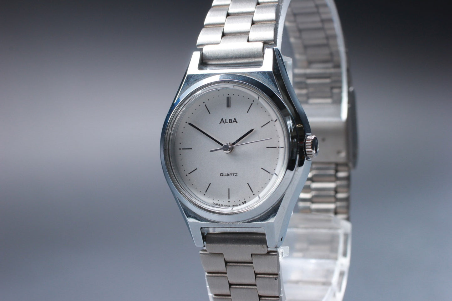 Vtg.1990 [N MINT] SEIKO ALBA V811-0460 Silver 26mm Quartz Ladies Watch JAPAN