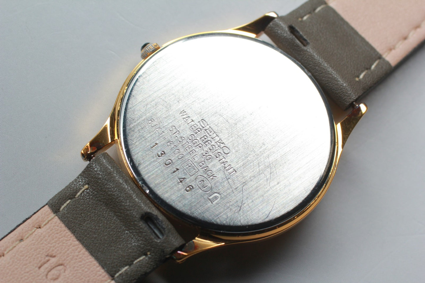 Vtg.1991 [N MINT] SEIKO DOLCE 8J41-6100 Round 31mm Gold Quartz Men's Watch JAPAN