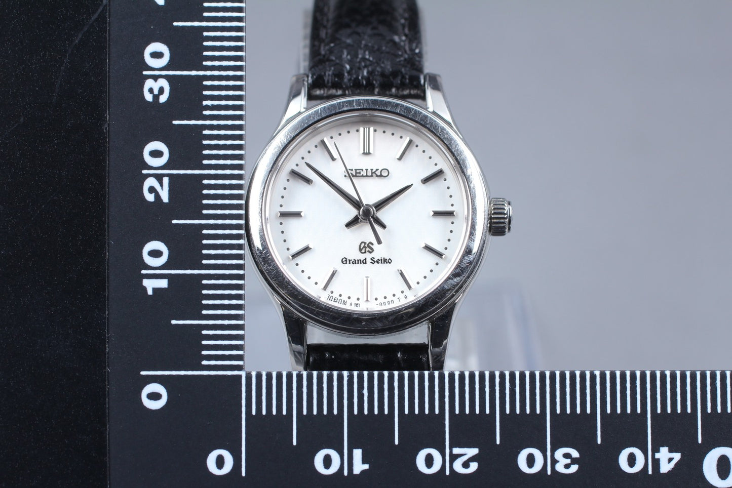 Near MINT Grand Seiko 4J51-0AA0 White Round 24.5mm Quartz Ladies Watch JAPAN