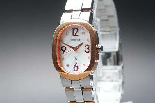 Vtg.1997 [N MINT] SEIKO LUKIA 1F21-0A20 21mm two tone Quartz Ladies Watch JAPAN