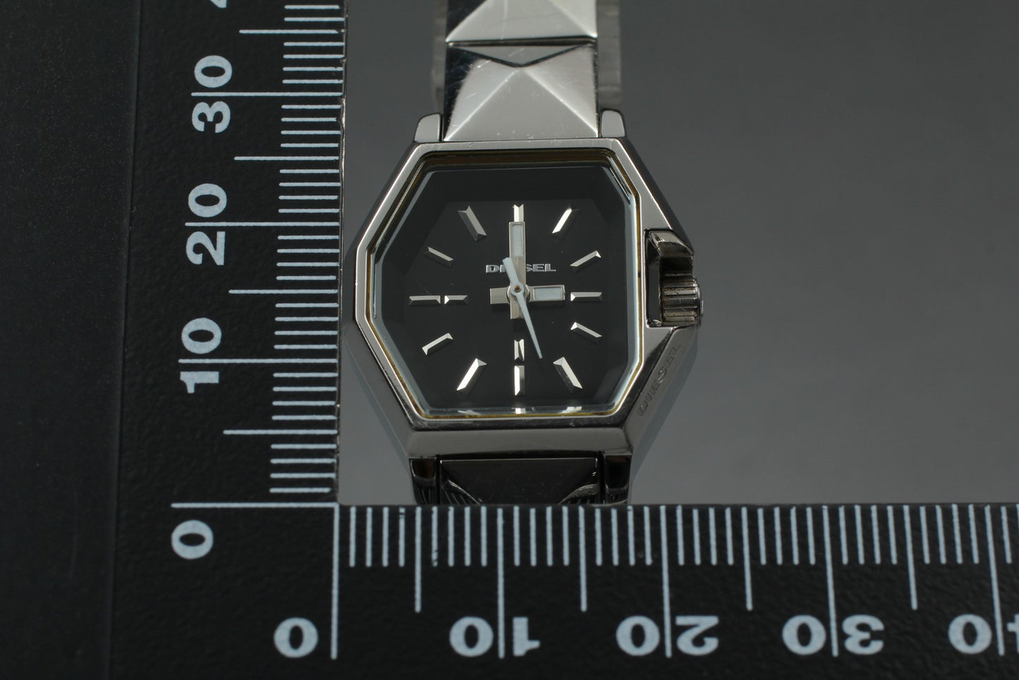 Vintage.[N MINT] DIESEL DZ-5228 Stud Embellished Watch Quartz Ladies From JAPAN