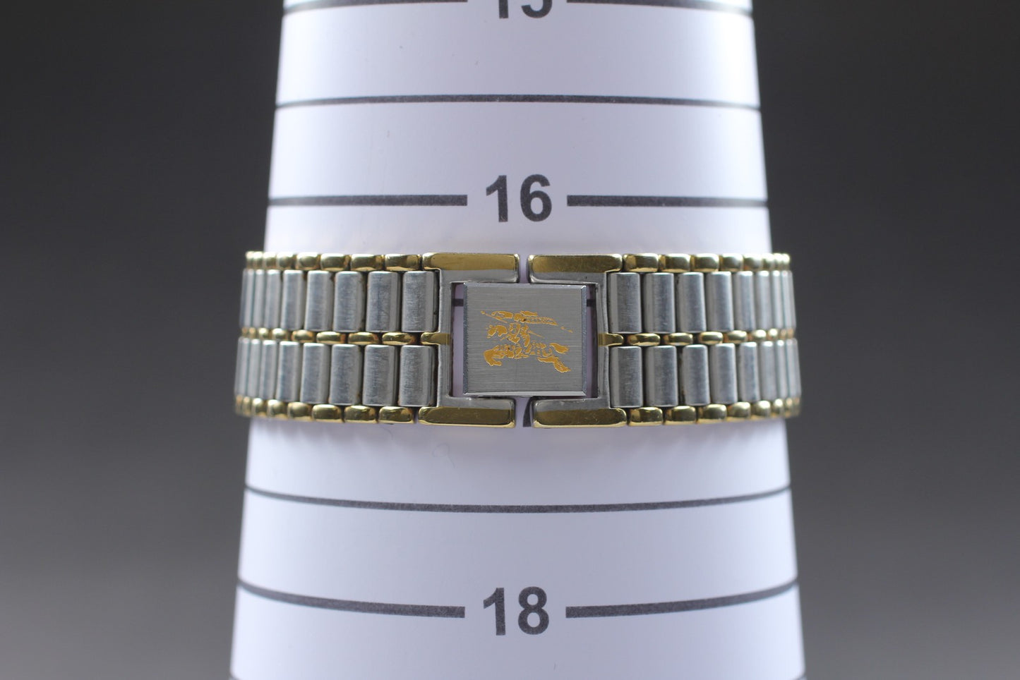 Vtg.1988[N MINT / New Batt] Burberrys 4630-E60795 Roman Quartz Men's Watch JAPAN