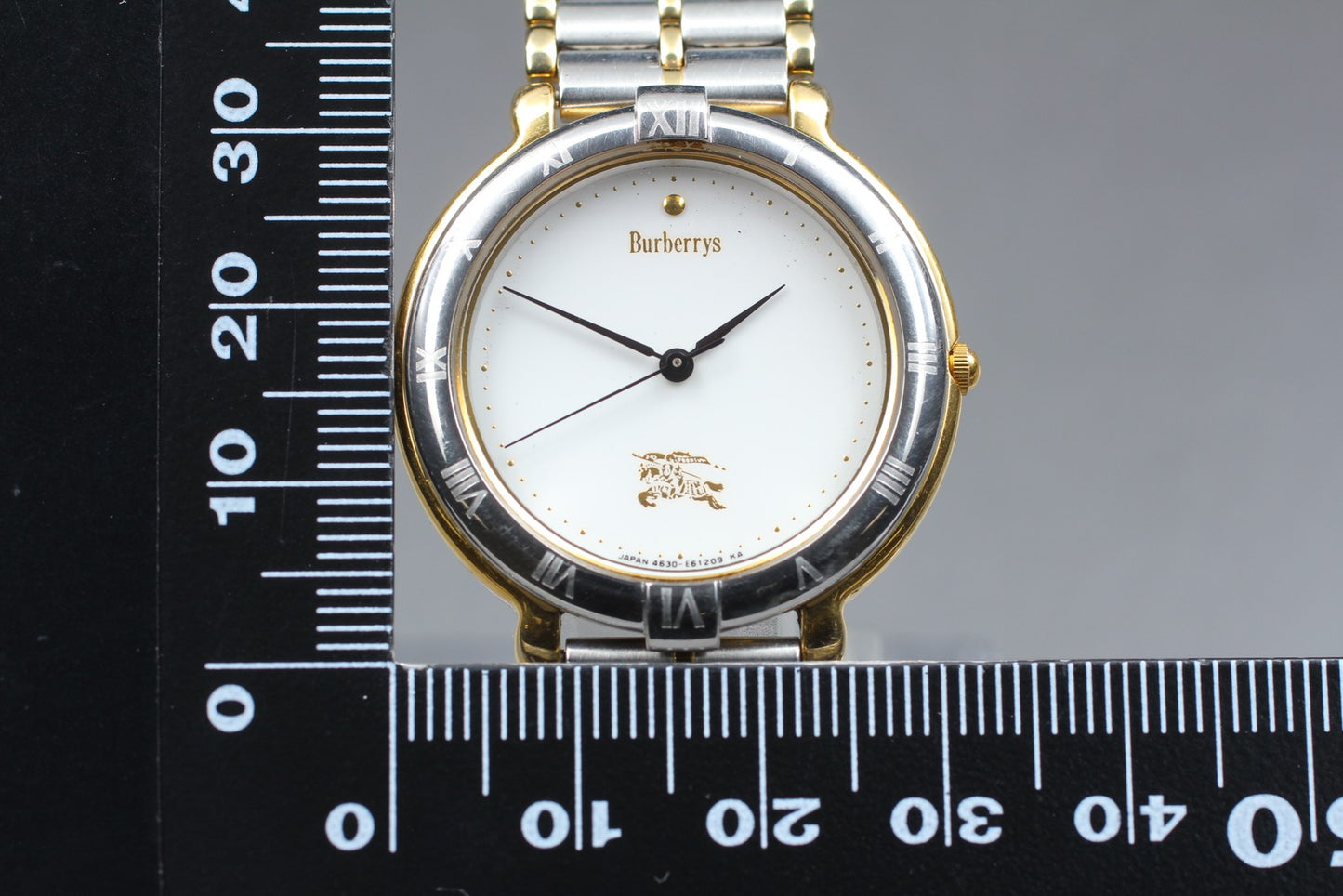 Vtg.1988[N MINT / New Batt] Burberrys 4630-E60795 Roman Quartz Men's Watch JAPAN