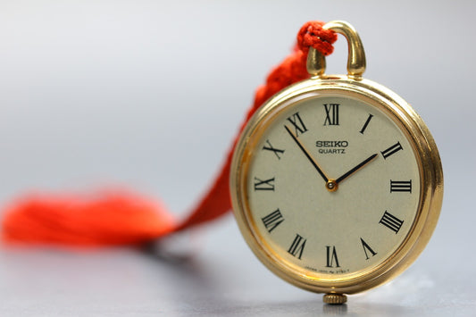 Vtg. [ Near MINT ] SEIKO 1400-0800 Roman Round Gold Quartz Pocket Watch JAPAN