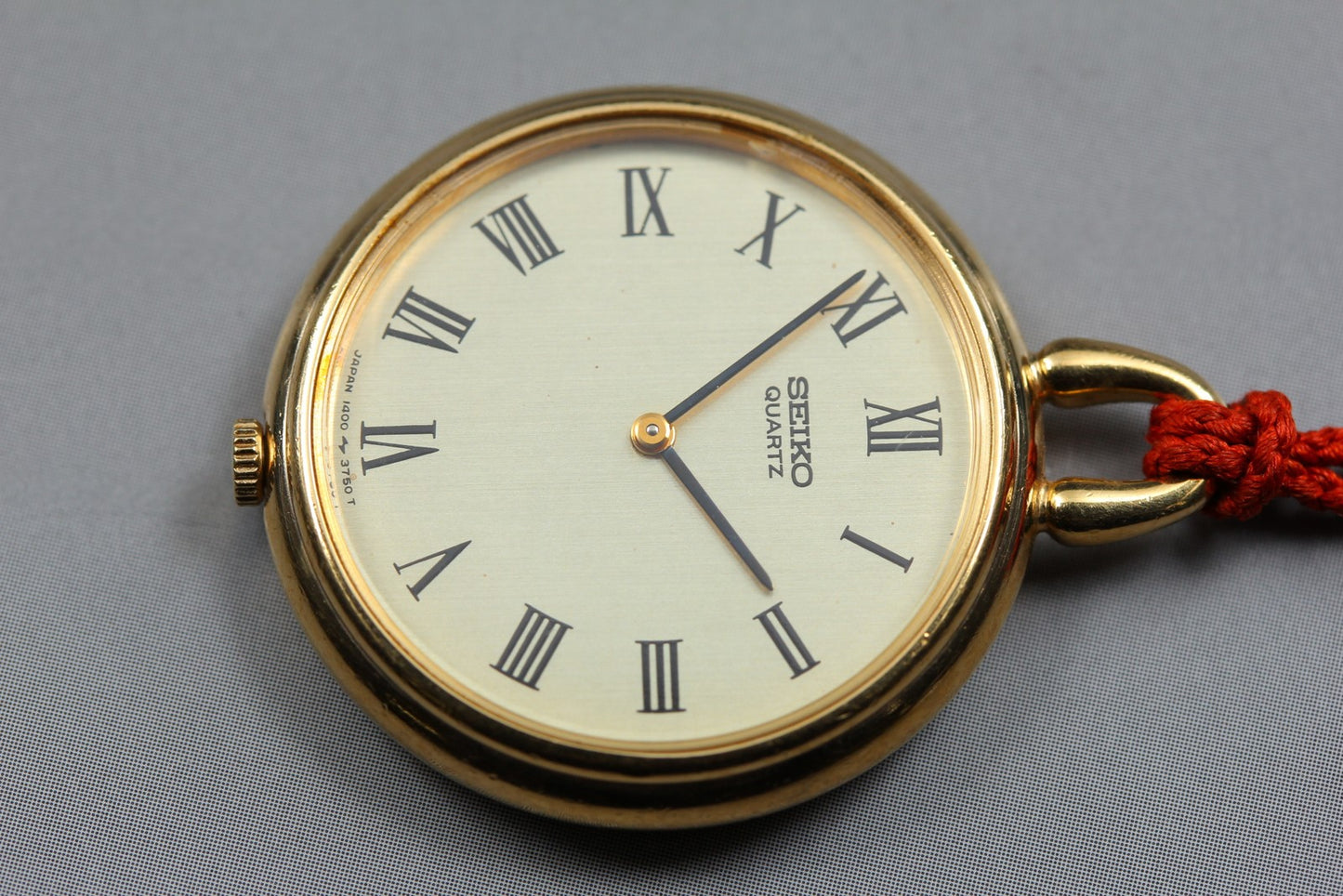 Vtg. [ Near MINT ] SEIKO 1400-0800 Roman Round Gold Quartz Pocket Watch JAPAN