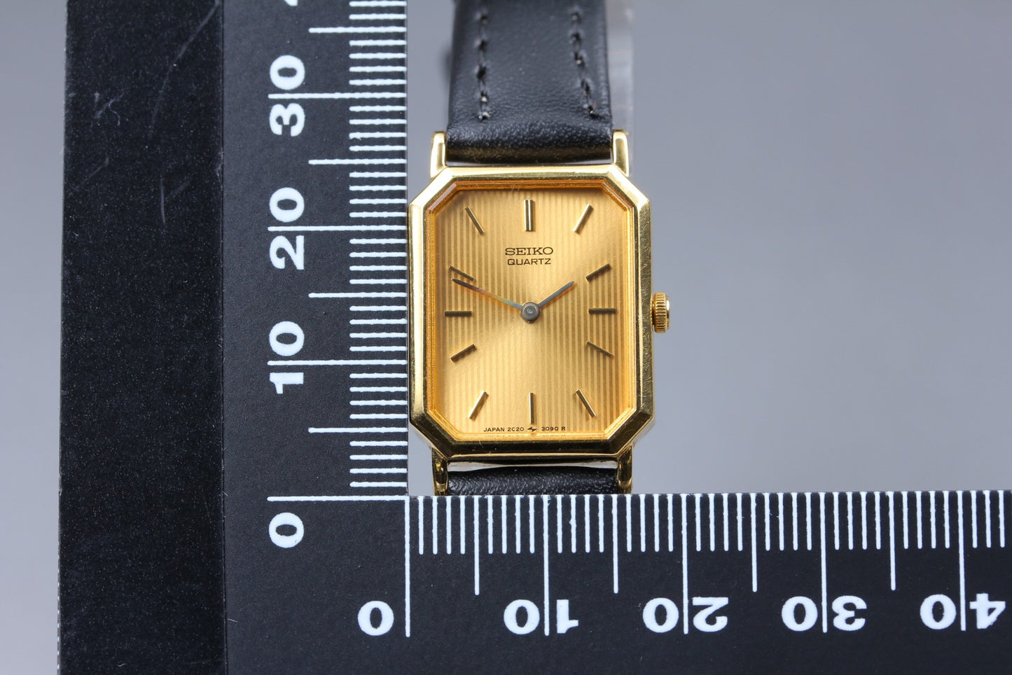 Vtg. 1985 [N MINT ] SEIKO 2C20-6500 Tank 18mm Octagon Gord Quartz Ladies JAPAN