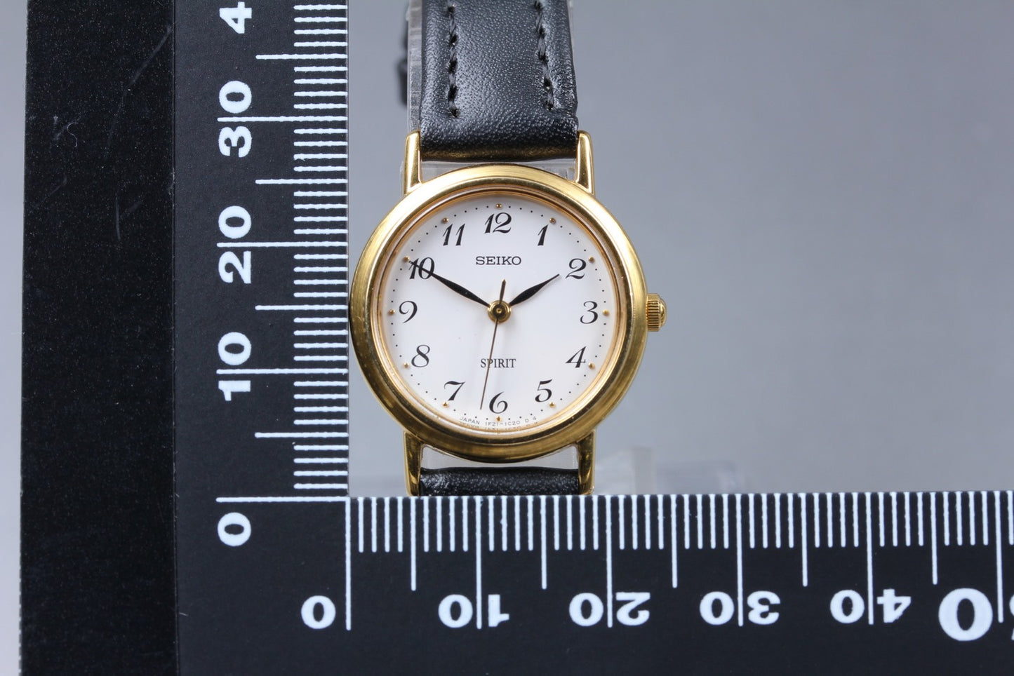Vtg.1985[ N MINT ] SEIKO SPIRIT 1F21-0H70 23.5mm Gold Quartz Ladies Watch JAPAN