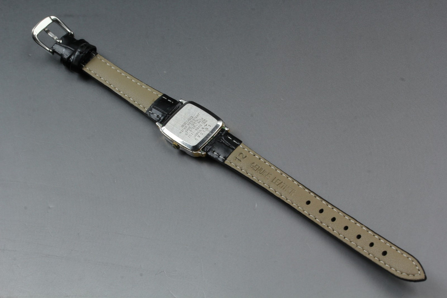 Vtg.1996  [N MINT] SEIKO 2C21-5540 Tank Silver 19.5mm Quartz Ladies Watch JAPAN