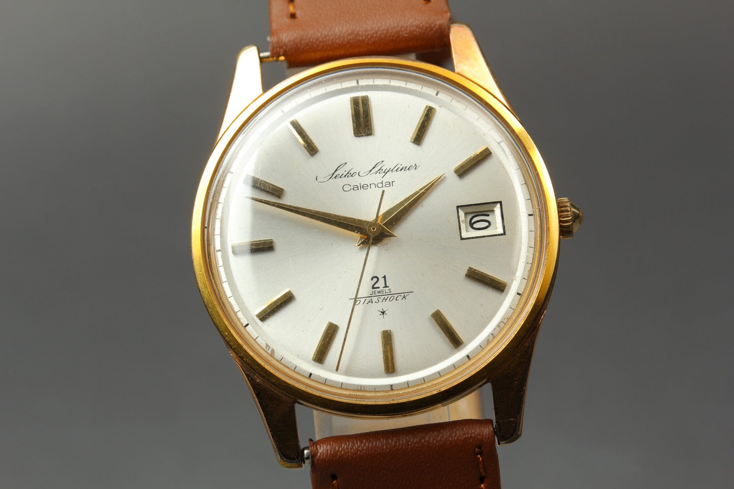 Vtg. [N MINT] SEIKO Skyliner J15019 Calendar Day Gold Quartz Men's Watch JAPAN