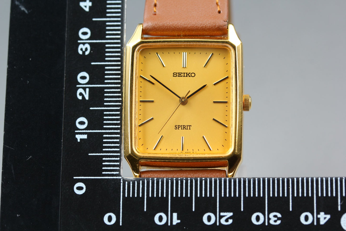 Vtg. 1995[N MINT ] SEIKO SPIRIT 7N01-5180 Tank Gold Quartz Men's Watch JAPAN