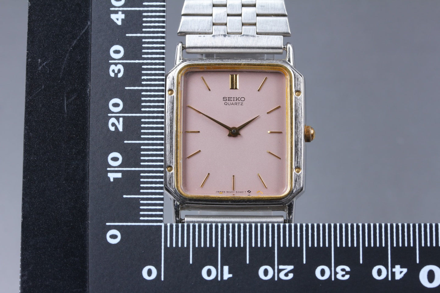 Vtg.1983 [N MINT] SEIKO 9020-5250 Bracelet Tank 26.5mm Quartz Men's Watch JAPAN
