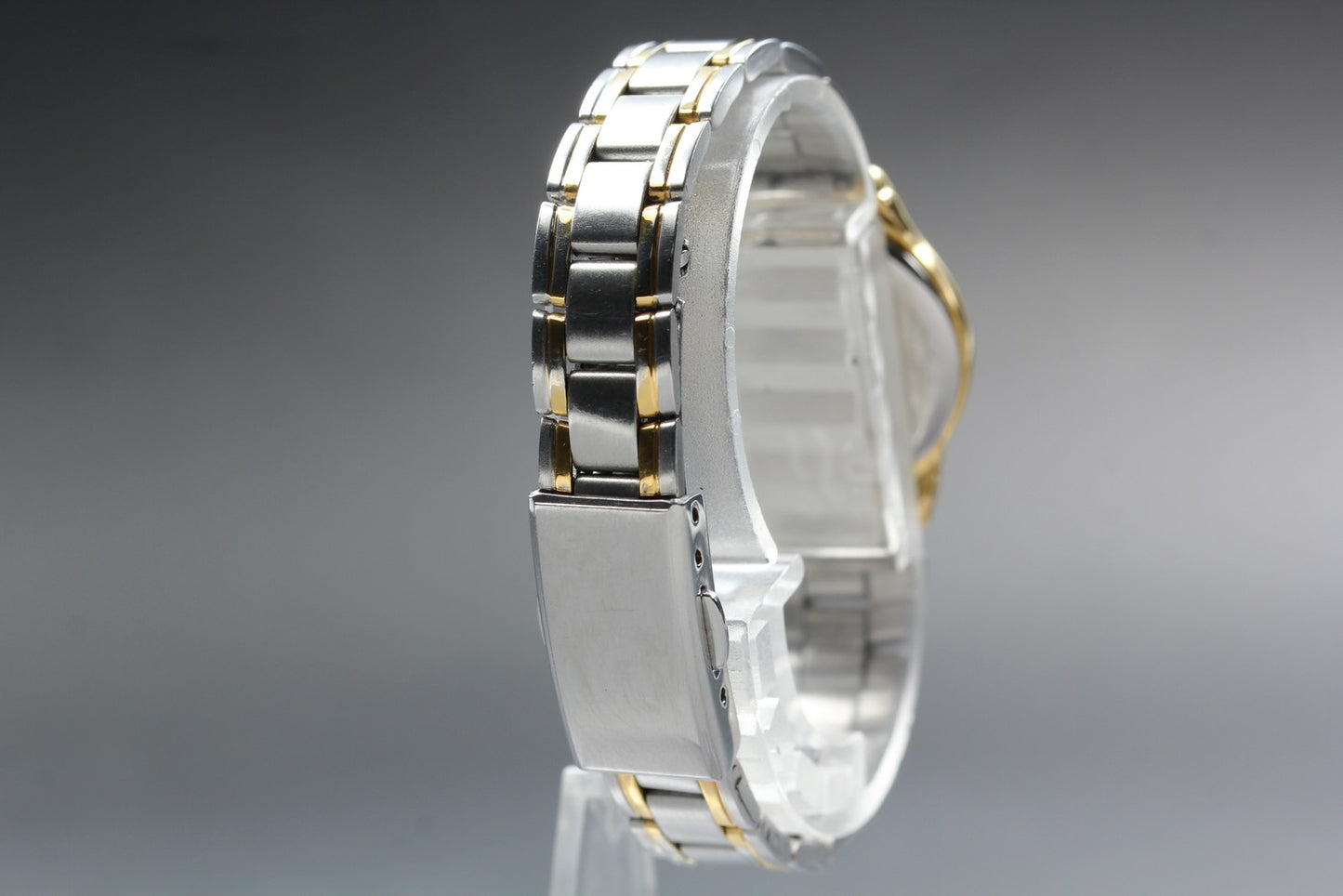 Vtg. [N MINT] BURBERRY 6031-G13419 Bracelet 24mm Gold Quartz Ladies Watch JAPAN